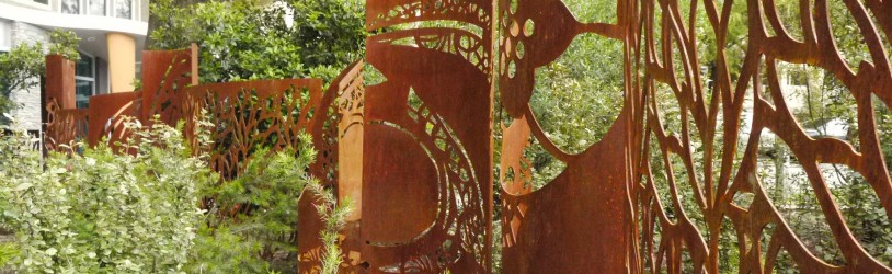 Photo-NMLL Front Entrance sculpture Photo-NMLL Front Entrance sculpture